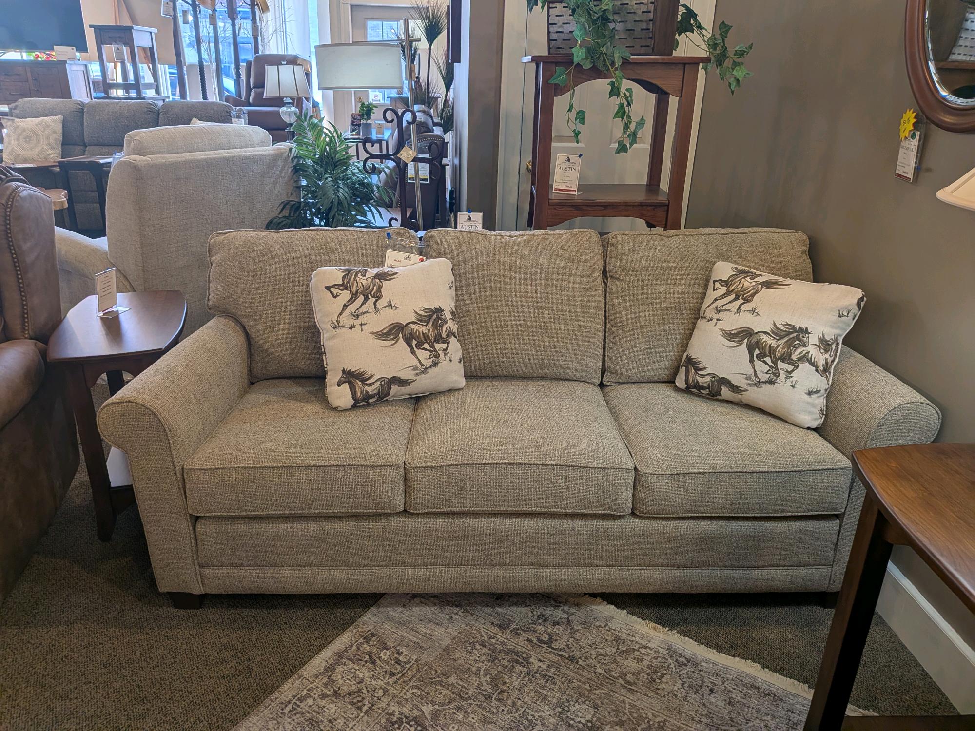 366-10 LOU | 366-10 Sofa