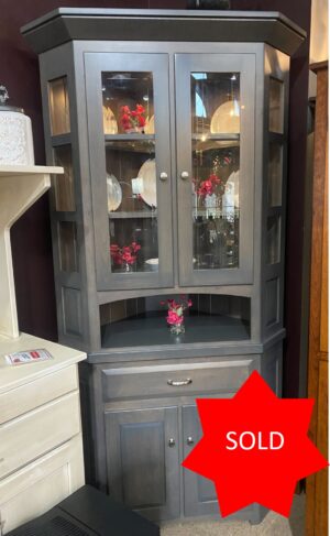 4-130 | Hampton Corner Hutch