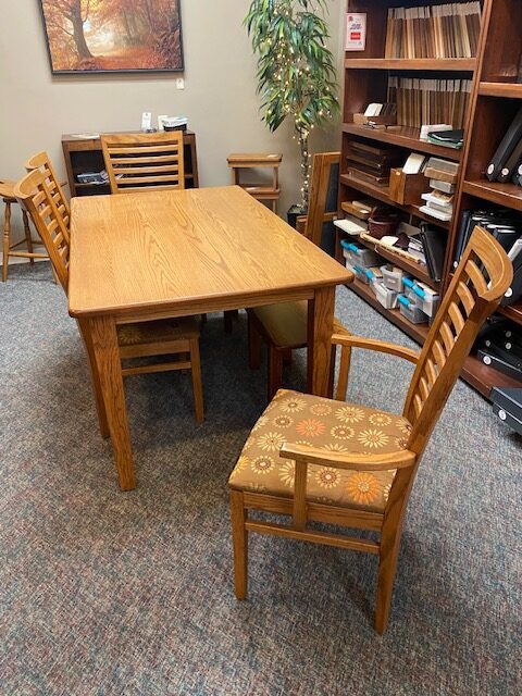 418-203 | Shaker Dining Set