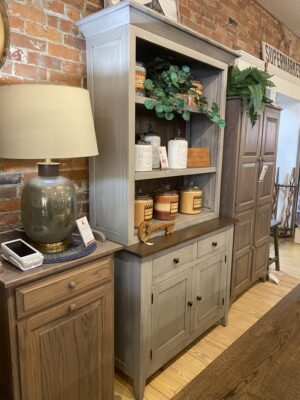 452 | Settler's Ridge Hutch