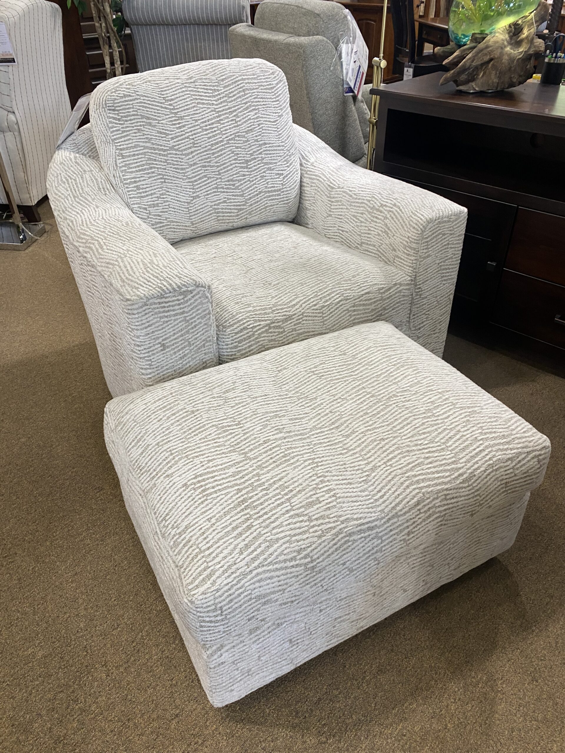 559 LAN | Swivel Glider and ottoman