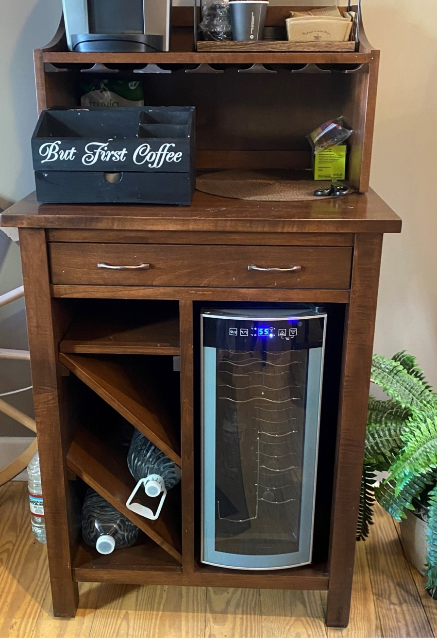 CE-12B | Centre Wine Cabinet