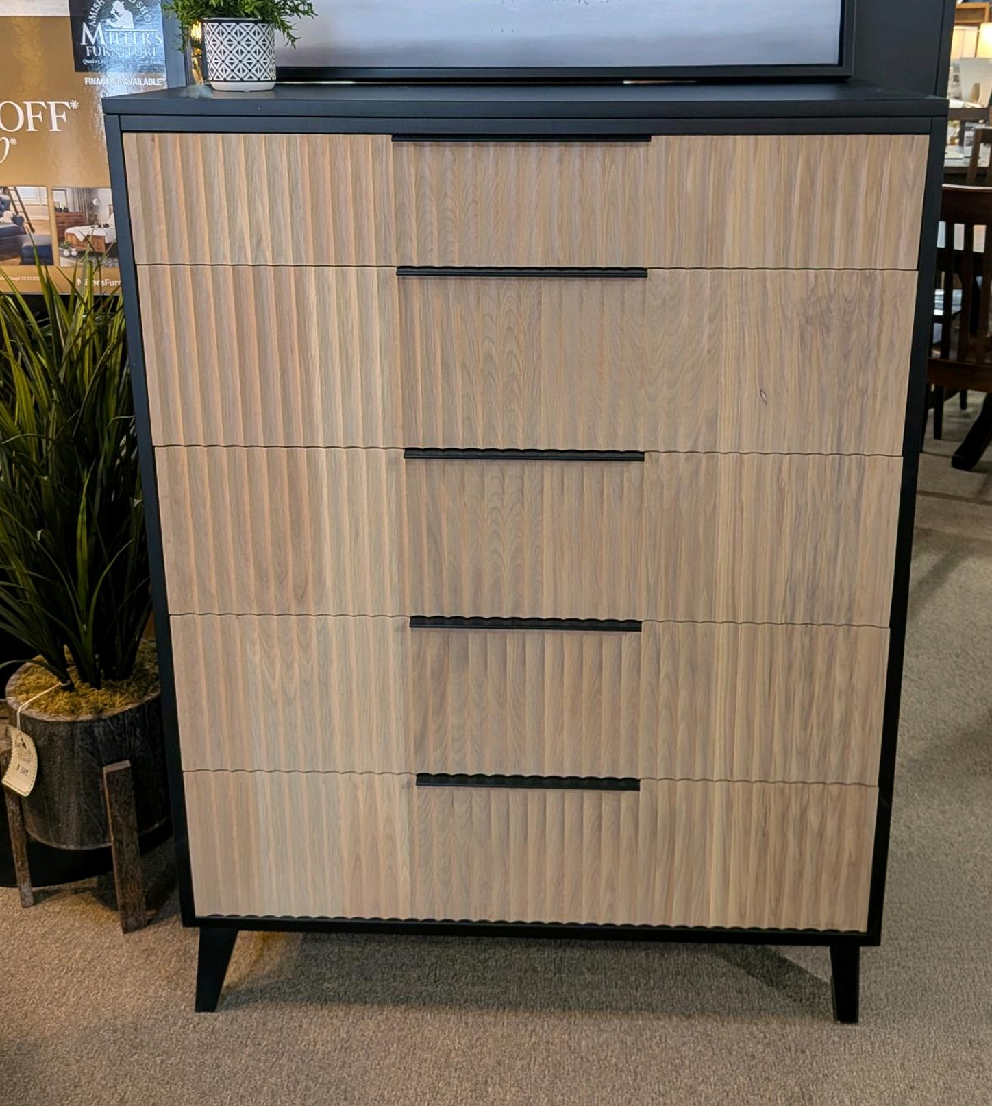 ED-1006 | Sopi Chest of Drawers