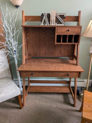 TL-101 | Timberline Desk & Hutch