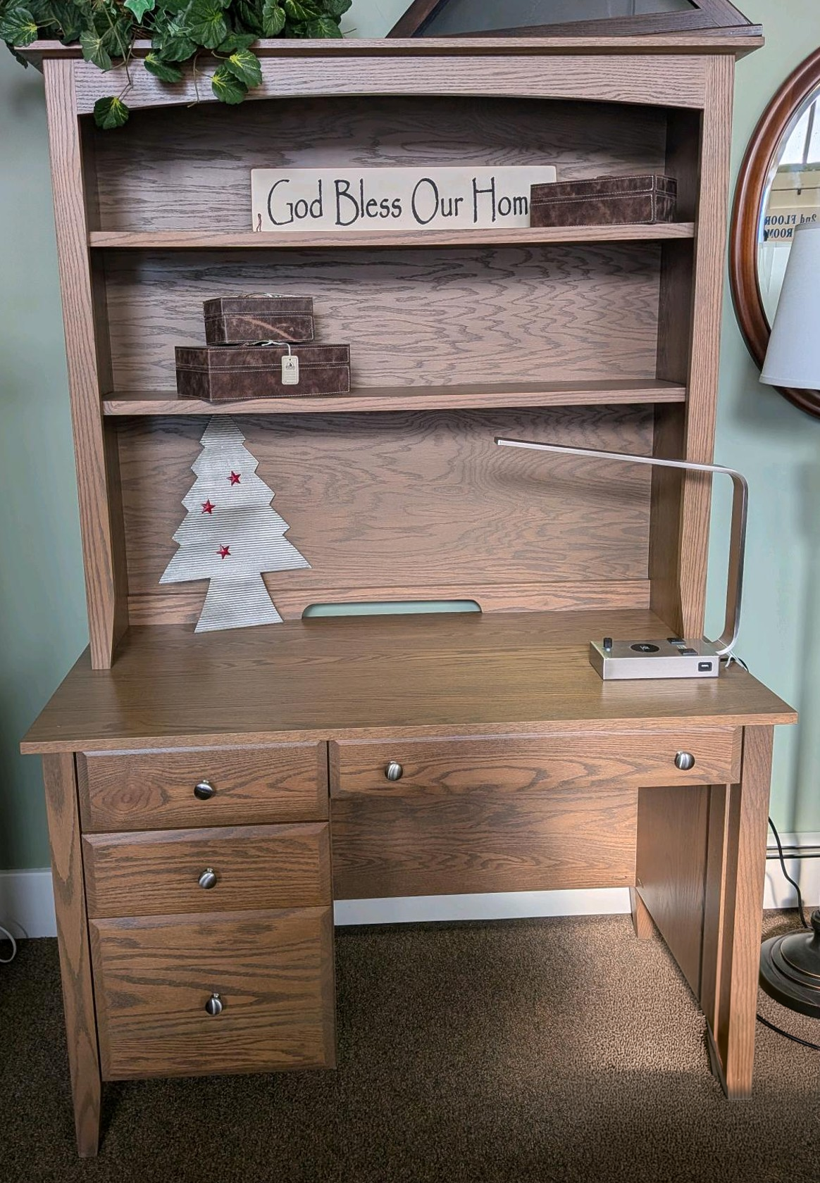 HM-3020SS | Hampton Single Pedestal Desk & Hutch