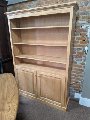 TBC-48 | Traditional bookcase