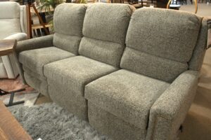 M104-74 | handle reclining chair