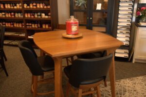 VSP4242-S | Vinson pub table